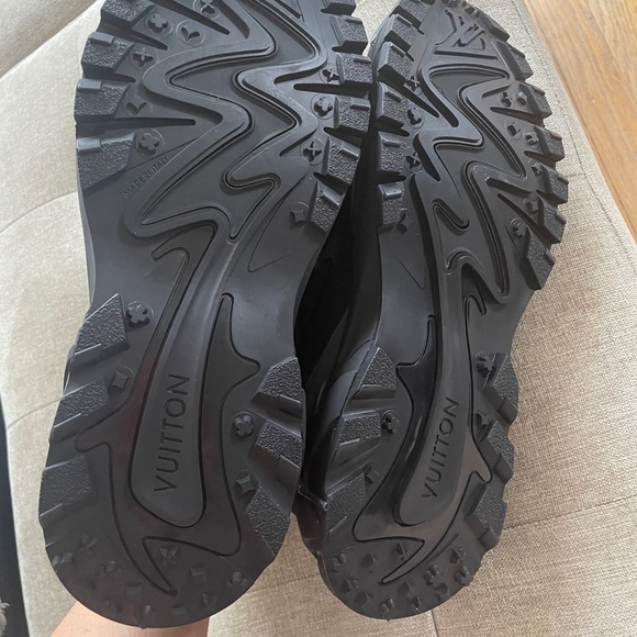 Louis Vuitton Millenium Sneakers. - Picture 3 of 10